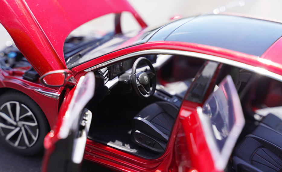 Original factory 1:18 SAIC Volkswagen VW Lamando L model car alloy Lamando 2022 red diecast car model for gift Original factory 1:18 SAIC Volkswagen VW Lamando L model car alloy Lamando 2022 red diecast car model for gift