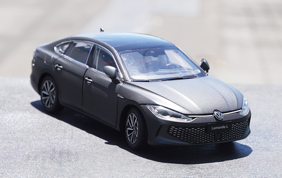 Original factory 1:18 SAIC Volkswagen VW Lamando L model car alloy Lamando 2022 red diecast car model for gift Original factory 1:18 SAIC Volkswagen VW Lamando L model car alloy Lamando 2022 red diecast car model for gift