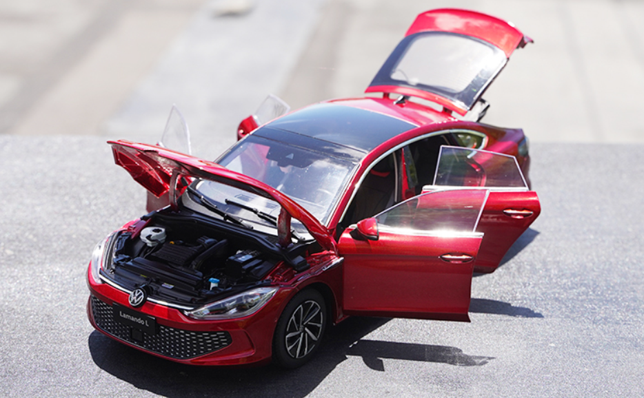 Original factory 1:18 SAIC Volkswagen VW Lamando L model car alloy Lamando 2022 red diecast car model for gift Original factory 1:18 SAIC Volkswagen VW Lamando L model car alloy Lamando 2022 red diecast car model for gift