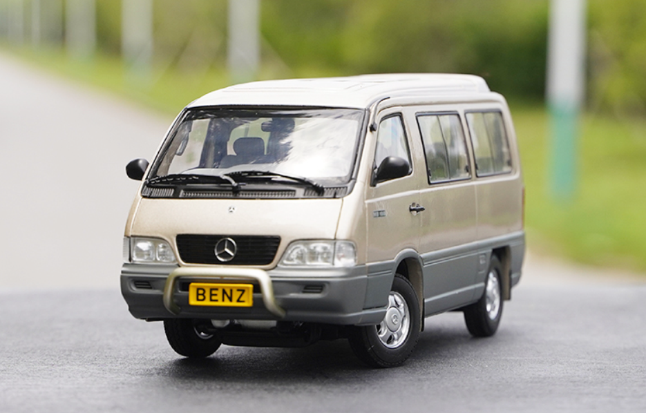 Original factory 1:24 Mercedes MB100 Estana Huizong commercial vehicle model alloy van car model for gift Original factory 1:24 Mercedes MB100 Estana Huizong commercial vehicle model alloy van car model for gift