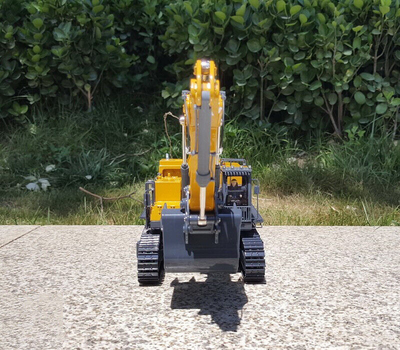 High Precision 1:35 XCMG XE950G Diecast crawler Large excavator DIECAST digger model for sale High Precision 1:35 XCMG XE950G Diecast crawler Large excavator DIECAST digger model for sale