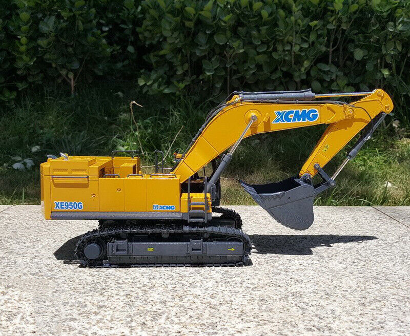 High Precision 1:35 XCMG XE950G Diecast crawler Large excavator DIECAST digger model for sale High Precision 1:35 XCMG XE950G Diecast crawler Large excavator DIECAST digger model for sale