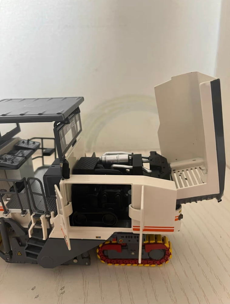 High quality 1:35 Diecast Wirtgen W195 cold milling machine miniature models for sale High quality 1:35 Diecast Wirtgen W195 cold milling machine miniature models for sale