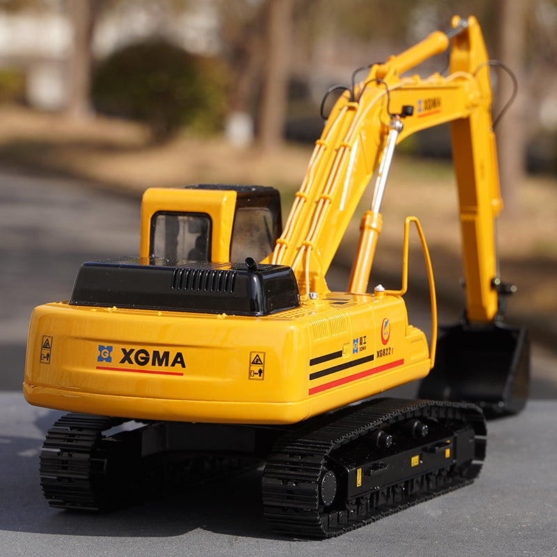 Original 1:35 XGMA XG822 833 Excavator zinc alloy construction truck mechanical model for gift, collection, promotion Original 1:35 XGMA XG822 833 Excavator zinc alloy construction truck mechanical model for gift, collection, promotion