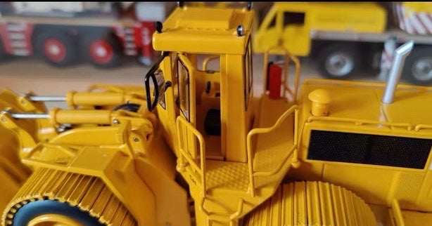 Museum quality 1:48 CCM Caterpillar 988B Diecast scale wheel loader scale model for sale Museum quality 1:48 CCM Caterpillar 988B Diecast scale wheel loader scale model for sale