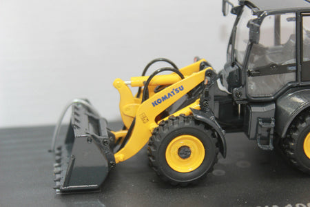 UH8145 1:50 Komatsu WA100M-8 Diecast scale wheel loader model forklift engineering universal Hobbies alloy model