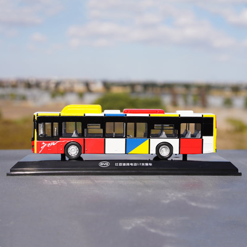 Original factory 1:64 BYD K9  K8 pure electric diecast bus model for toy gift Original factory 1:64 BYD K9  K8 pure electric diecast bus model for toy gift
