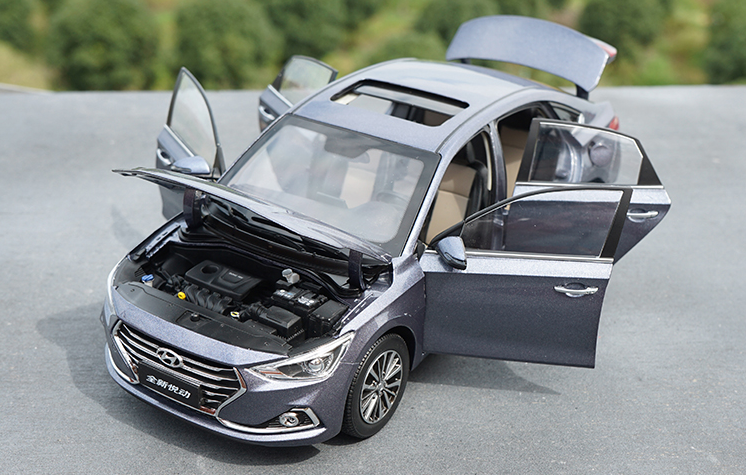 High quality collectiable 1:18 Beijing Hyundai Elantra CELESTA diecast car model for gift, collection High quality collectiable 1:18 Beijing Hyundai Elantra CELESTA diecast car model for gift, collection