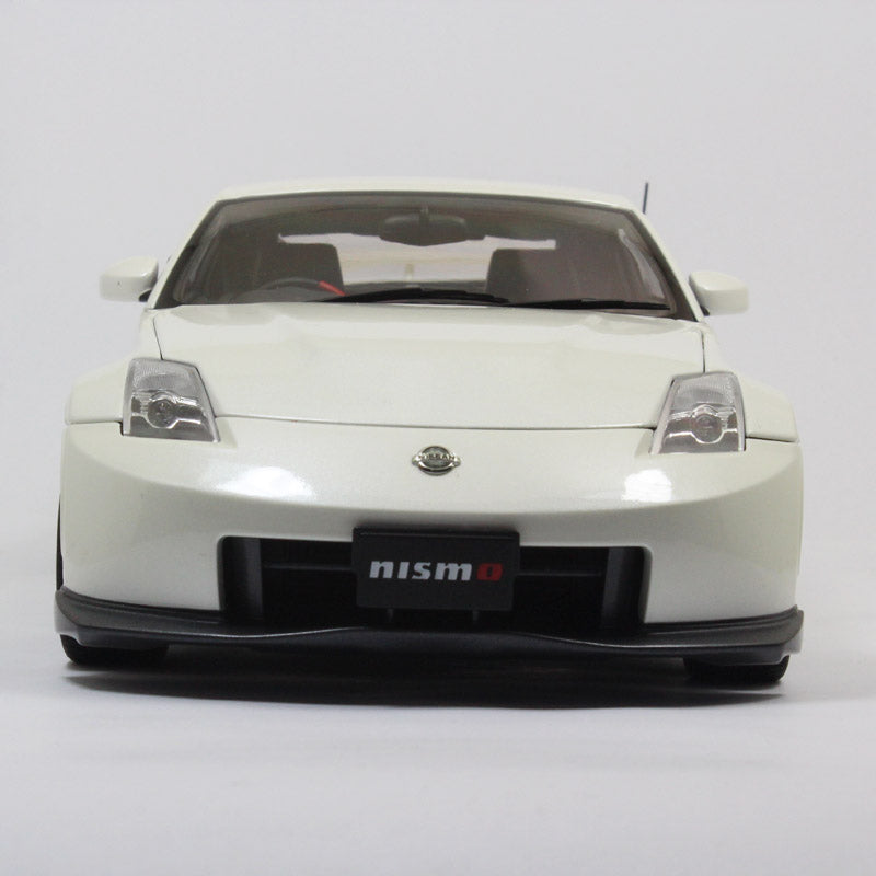 1/18 Autoart 77401 NISSAN Fairlady Z Version Nismo Type 380RS Diecast Model Car 1/18 Autoart 77401 NISSAN Fairlady Z Version Nismo Type 380RS Diecast Model Car