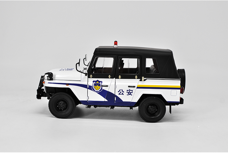 Original factory authentic 1:18 Beijing Jeep 2020 BJ2020 patrol wagon diecast metal SUV car model with small gift Original factory authentic 1:18 Beijing Jeep 2020 BJ2020 patrol wagon diecast metal SUV car model with small gift