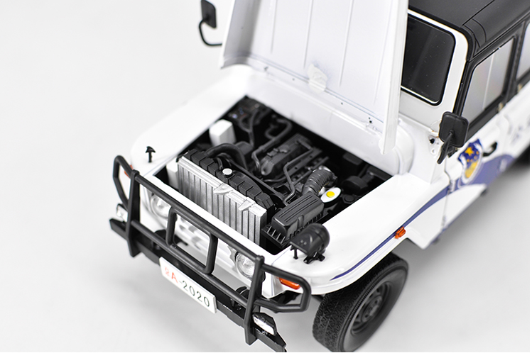 Original factory authentic 1:18 Beijing Jeep 2020 BJ2020 patrol wagon diecast metal SUV car model with small gift Original factory authentic 1:18 Beijing Jeep 2020 BJ2020 patrol wagon diecast metal SUV car model with small gift