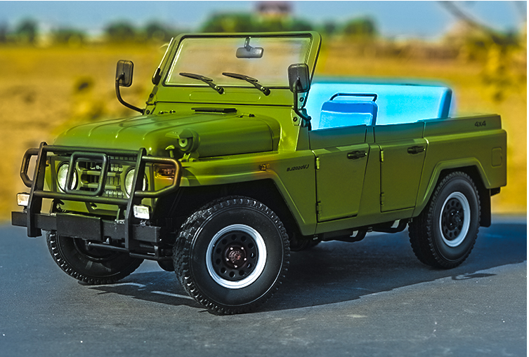 Original factory authentic 1:18 Beijing Jeep 2020 BJ2020 patrol wagon diecast metal SUV car model with small gift Original factory authentic 1:18 Beijing Jeep 2020 BJ2020 patrol wagon diecast metal SUV car model with small gift