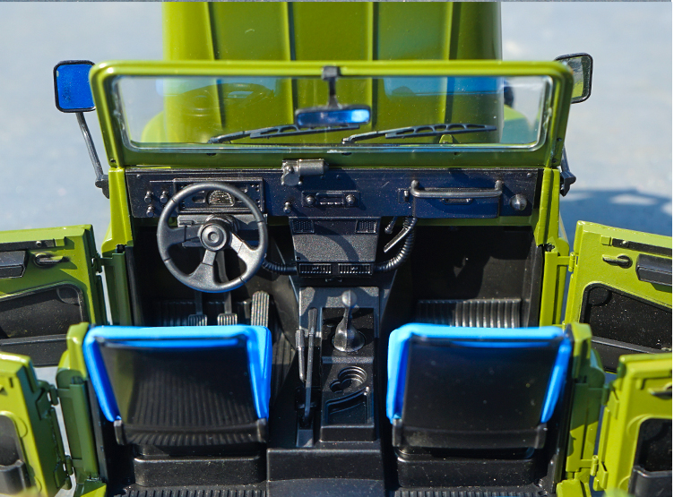 Original factory authentic 1:18 Beijing Jeep 2020 BJ2020 patrol wagon diecast metal SUV car model with small gift Original factory authentic 1:18 Beijing Jeep 2020 BJ2020 patrol wagon diecast metal SUV car model with small gift