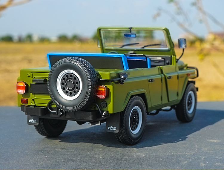 Original factory authentic 1:18 Beijing Jeep 2020 BJ2020 patrol wagon diecast metal SUV car model with small gift Original factory authentic 1:18 Beijing Jeep 2020 BJ2020 patrol wagon diecast metal SUV car model with small gift