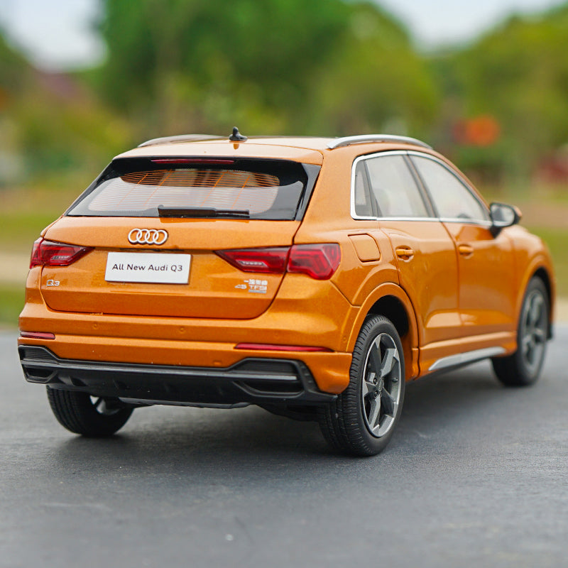 1:18 Diecast All New AUDI Q3 2019 version metal SUV car model with small gift 1:18 Diecast All New AUDI Q3 2019 version metal SUV car model with small gift