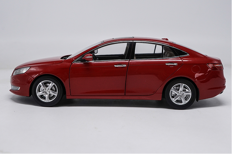 Original factory authentic 1/18 FAW Benteng B70 diecast metal car model with small gift Original factory authentic 1/18 FAW Benteng B70 diecast metal car model with small gift