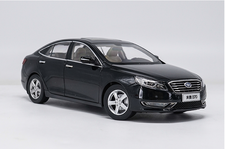 Original factory authentic 1/18 FAW Benteng B70 diecast metal car model with small gift Original factory authentic 1/18 FAW Benteng B70 diecast metal car model with small gift