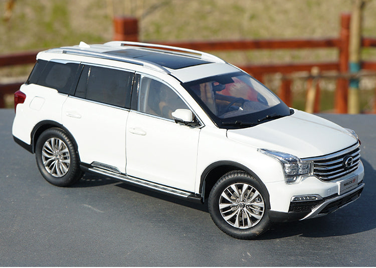 Original factory authentic 1:18 GAC GS8 Trumpchi 2016 off-road vehicle diecast car model with small gift Original factory authentic 1:18 GAC GS8 Trumpchi 2016 off-road vehicle diecast car model with small gift