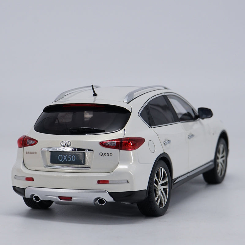 Original factory authentic 1:18 INFINITI QX50 off road Vehicle diecast car models with small gift Original factory authentic 1:18 INFINITI QX50 off road Vehicle diecast car models with small gift