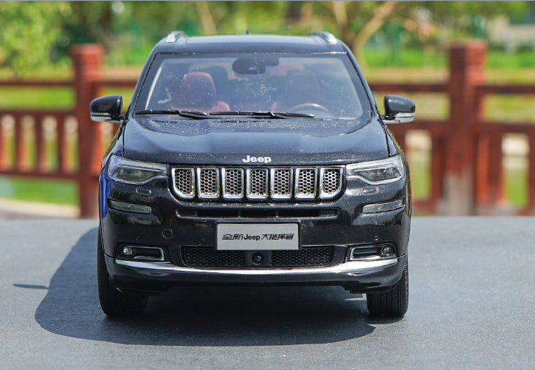 Original factory authentic 1/18 Jeep Grand Commander GAC Fiat Chrysler Diecast JEEP Metal SUV Car Model with small gift Original factory authentic 1/18 Jeep Grand Commander GAC Fiat Chrysler Diecast JEEP Metal SUV Car Model with small gift