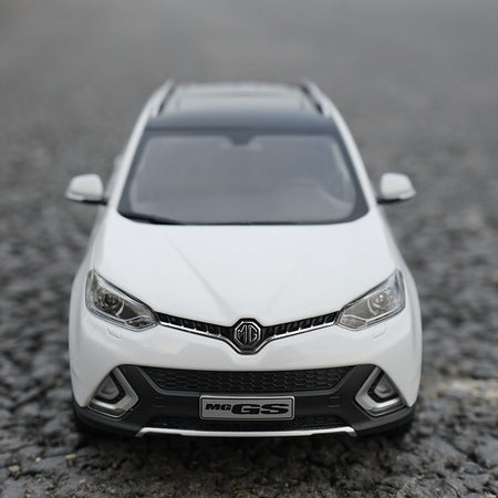 Original factory authentic 1:18 MGGS MG GS diecast car model with small gift