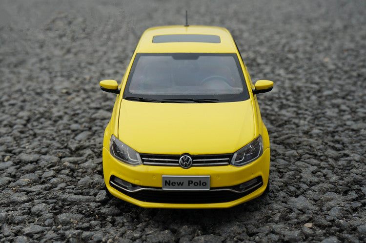 Original factory authentic 1:18 NEW POLO 2016 green/RED/yellow diecast sedan car model for gift, toys, collection Original factory authentic 1:18 NEW POLO 2016 green/RED/yellow diecast sedan car model for gift, toys, collection