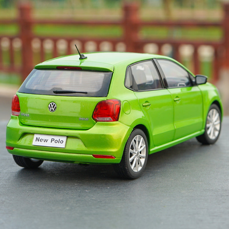 Original factory authentic 1:18 NEW POLO 2016 green/RED/yellow diecast sedan car model for gift, toys, collection Original factory authentic 1:18 NEW POLO 2016 green/RED/yellow diecast sedan car model for gift, toys, collection