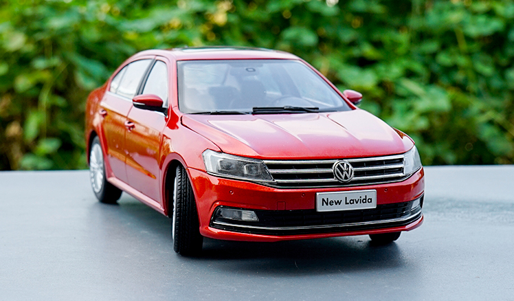 Original factory 1:18 Volkswagen New Lavida 2016 Version diecast car model with small gift Original factory 1:18 Volkswagen New Lavida 2016 Version diecast car model with small gift