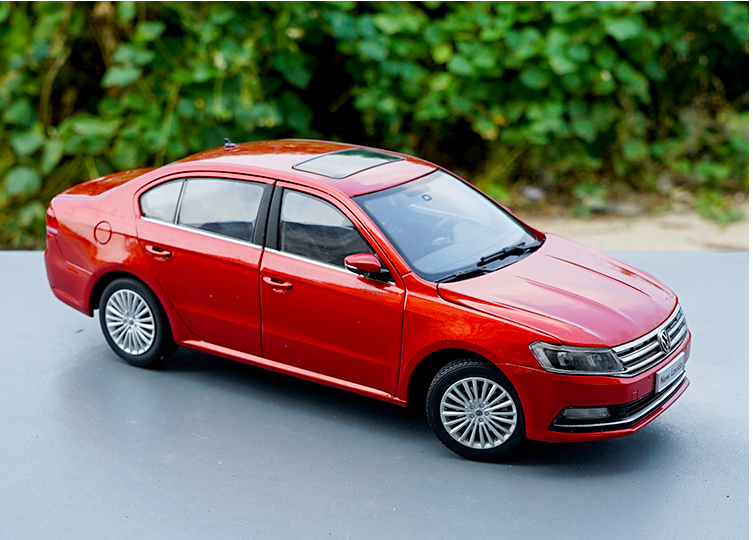Original factory 1:18 Volkswagen New Lavida 2016 Version diecast car model with small gift Original factory 1:18 Volkswagen New Lavida 2016 Version diecast car model with small gift