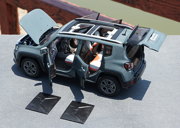 Original factory authentic 1:18 JEEP Renegade diecast car model with small gift Original factory authentic 1:18 JEEP Renegade diecast car model with small gift