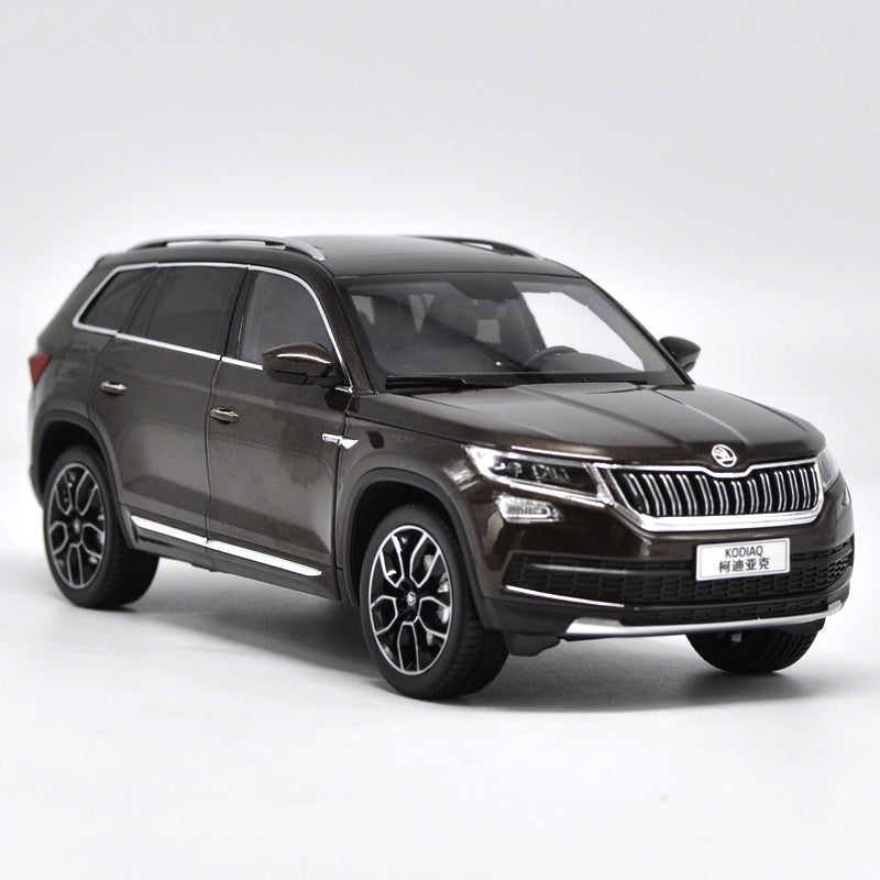 Original factory authentic 1:18 Skoda Kodiaq diecast car model with small gift Original factory authentic 1:18 Skoda Kodiaq diecast car model with small gift