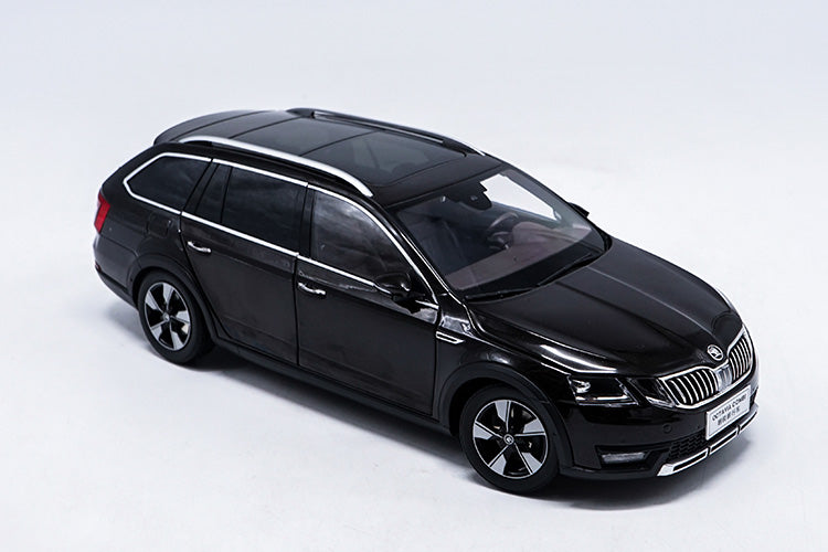 Original factory authentic 1/18 Skoda Octavia Combi Wagon diecast metal car model with small gift Original factory authentic 1/18 Skoda Octavia Combi Wagon diecast metal car model with small gift