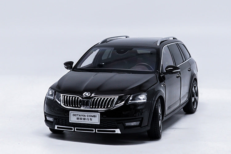 Original factory authentic 1/18 Skoda Octavia Combi Wagon diecast metal car model with small gift Original factory authentic 1/18 Skoda Octavia Combi Wagon diecast metal car model with small gift