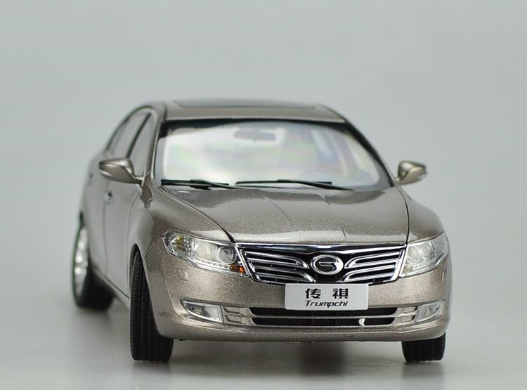 Original factory authentic 1:18 Trumpchi GA5 diecast car models with small gift Original factory authentic 1:18 Trumpchi GA5 diecast car models with small gift