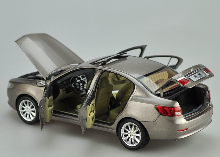 Original factory authentic 1:18 Trumpchi GA5 diecast car models with small gift Original factory authentic 1:18 Trumpchi GA5 diecast car models with small gift