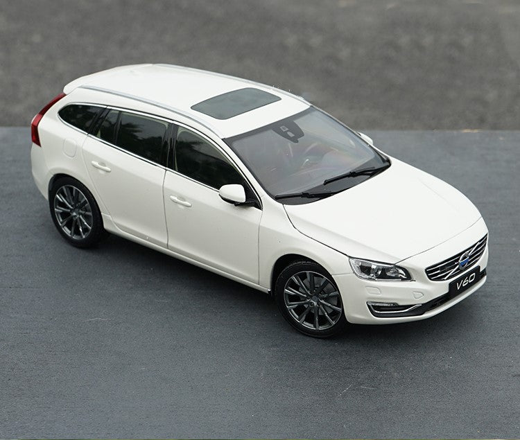 Original factory authentic 1:18 Volvo V60 wagon diecast car models with small gift Original factory authentic 1:18 Volvo V60 wagon diecast car models with small gift