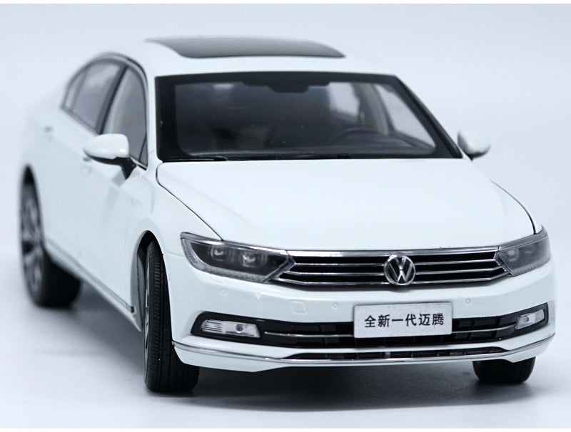 Original factory authentic 1:18 VW Magotan Passat B8 2017 Static Simulation Diecast car models for gift, toys, collection Original factory authentic 1:18 VW Magotan Passat B8 2017 Static Simulation Diecast car models for gift, toys, collection