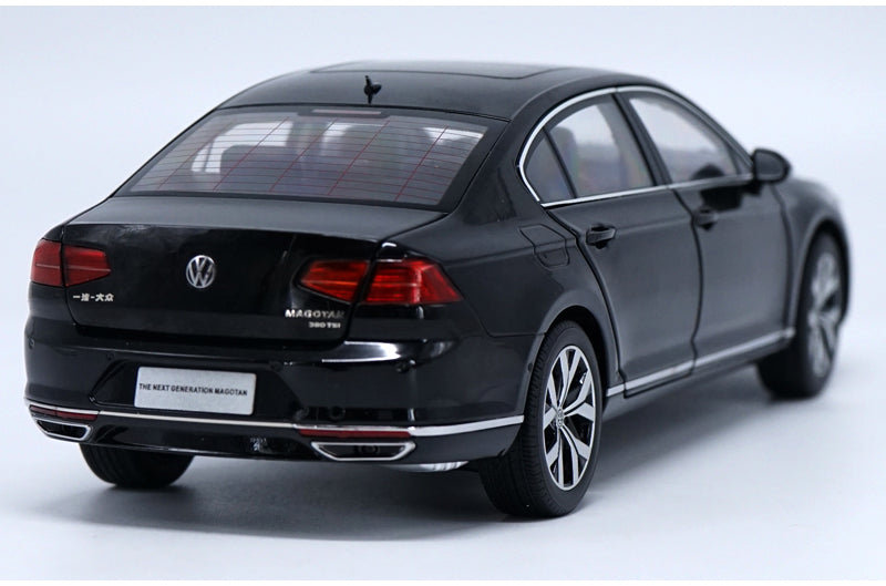 Original factory authentic 1:18 VW Magotan Passat B8 2017 Static Simulation Diecast car models for gift, toys, collection Original factory authentic 1:18 VW Magotan Passat B8 2017 Static Simulation Diecast car models for gift, toys, collection