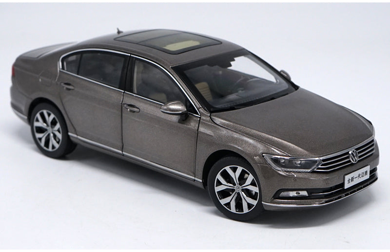 Original factory authentic 1:18 VW Magotan Passat B8 2017 Static Simulation Diecast car models for gift, toys, collection Original factory authentic 1:18 VW Magotan Passat B8 2017 Static Simulation Diecast car models for gift, toys, collection