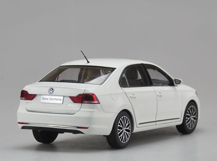 Original factory authentic 1:18 VW New santana 2017 version diecast car model with small gift Original factory authentic 1:18 VW New santana 2017 version diecast car model with small gift