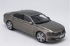 Original factory authentic 1:18 VW PHIDEON alloy toy scale model, diecast car model with small gift Original factory authentic 1:18 VW PHIDEON alloy toy scale model, diecast car model with small gift