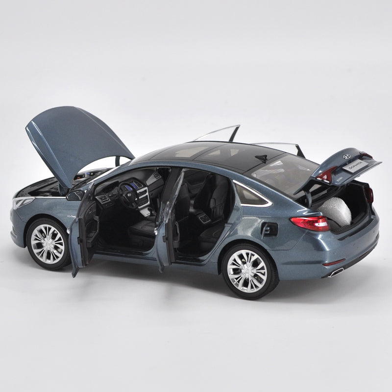 Original factory authentic Hyundai 1:18 alloy toy vehicle metal Sonata 9 diecast car model with small gift Original factory authentic Hyundai 1:18 alloy toy vehicle metal Sonata 9 diecast car model with small gift