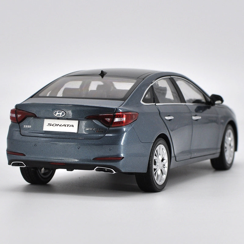 Original factory authentic Hyundai 1:18 alloy toy vehicle metal Sonata 9 diecast car model with small gift Original factory authentic Hyundai 1:18 alloy toy vehicle metal Sonata 9 diecast car model with small gift