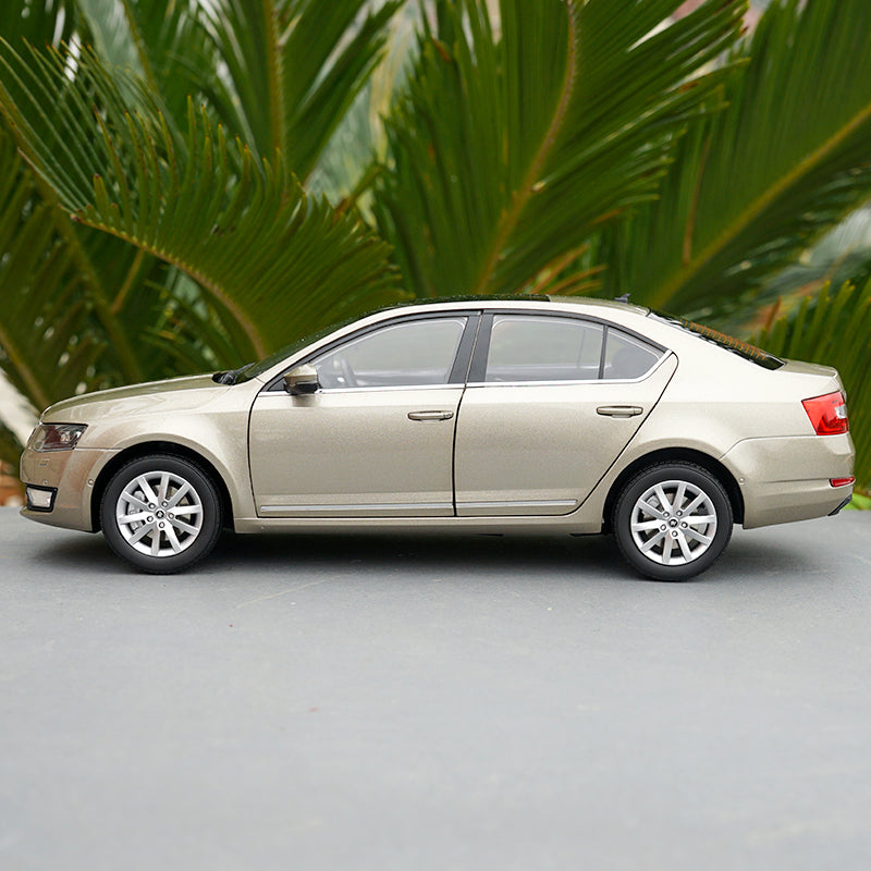 Original Authorized factory 1:18 diecast Skoda Octavia car models, Classic toy car Models for gift, collection Original Authorized factory 1:18 diecast Skoda Octavia car models, Classic toy car Models for gift, collection