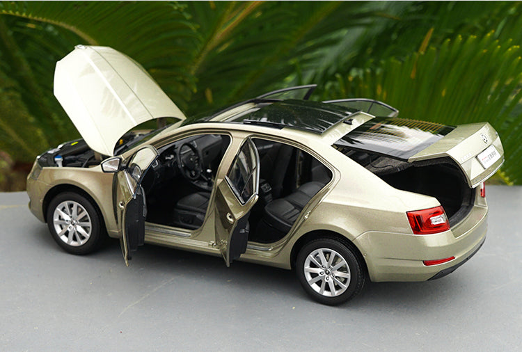 Original Authorized factory 1:18 diecast Skoda Octavia car models, Classic toy car Models for gift, collection Original Authorized factory 1:18 diecast Skoda Octavia car models, Classic toy car Models for gift, collection