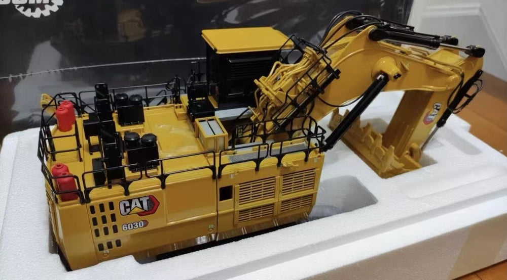 high quality CCM 1:48 Caterpilar Brand new 6030FS 6030BH Hydraulic Excavator alloy model for sale high quality CCM 1:48 Caterpilar Brand new 6030FS 6030BH Hydraulic Excavator alloy model for sale