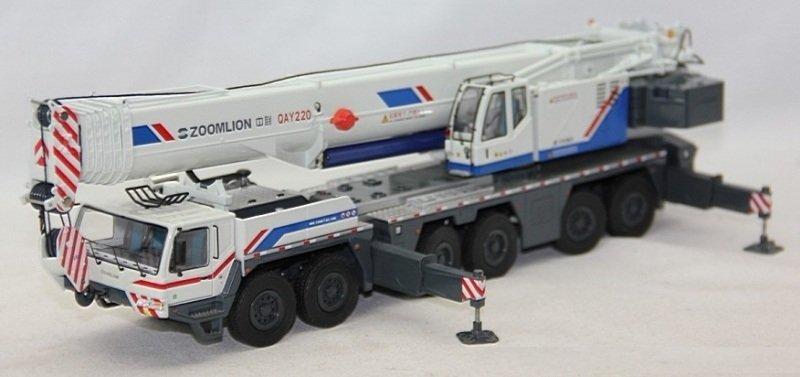 Original factory 1:50 high quality Diecast Zoomlion QAY220 Truck crane models for chistmas gift, collection Original factory 1:50 high quality Diecast Zoomlion QAY220 Truck crane models for chistmas gift, collection