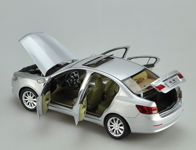 Original factory authentic 1:18 Trumpchi GA5 diecast car models with small gift Original factory authentic 1:18 Trumpchi GA5 diecast car models with small gift