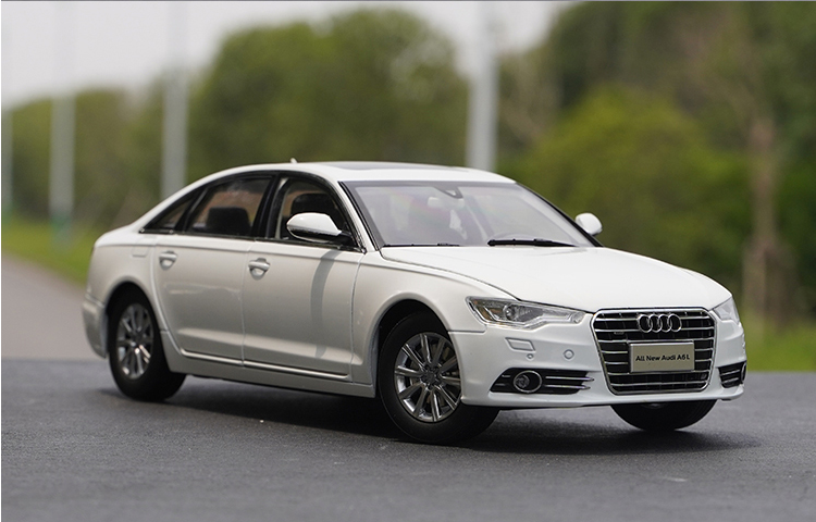 Collectable top quality 1:18 Audi A6L 2012 diecast scale car model for gift Collectable top quality 1:18 Audi A6L 2012 diecast scale car model for gift