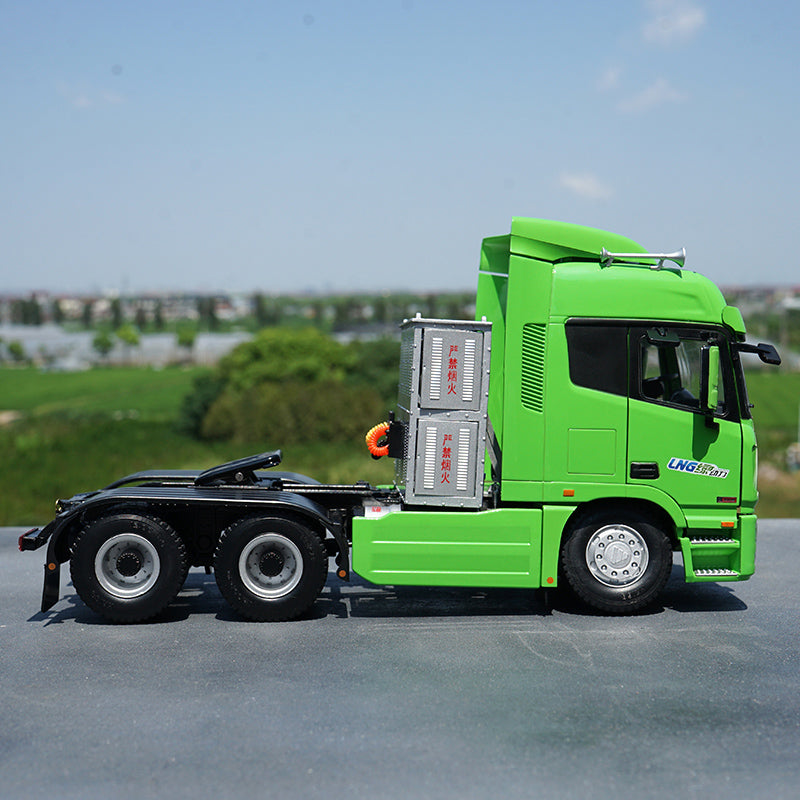 Original factory authentic Foton AUMAN MT Version 1:24 AUMAN GTL LNG semi-trailer tractor alloy scale models for gift, collection Original factory authentic Foton AUMAN MT Version 1:24 AUMAN GTL LNG semi-trailer tractor alloy scale models for gift, collection